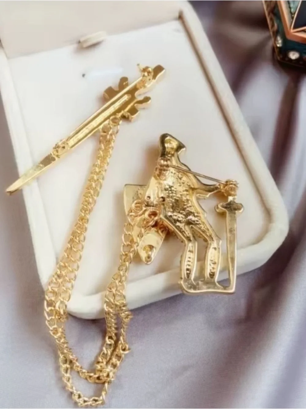 Gold Knight and Sword Chain Brooch